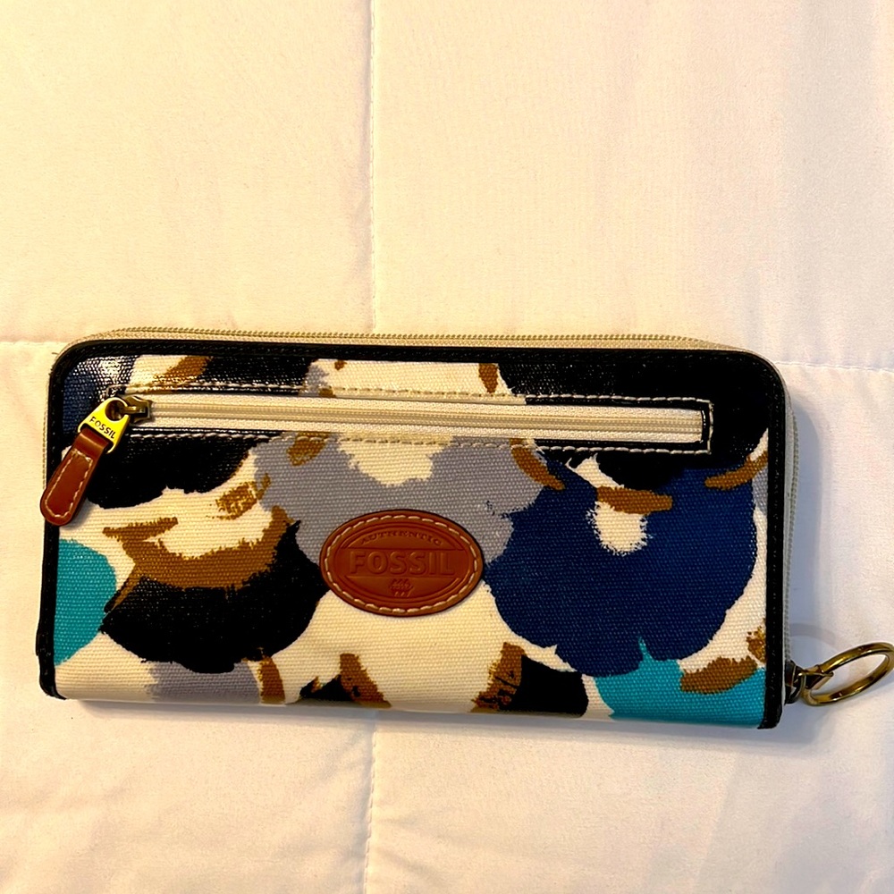 Fossil wallet